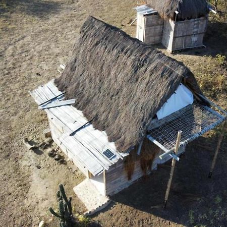 Qji Glamping biohotel Villavieja Bagian luar foto