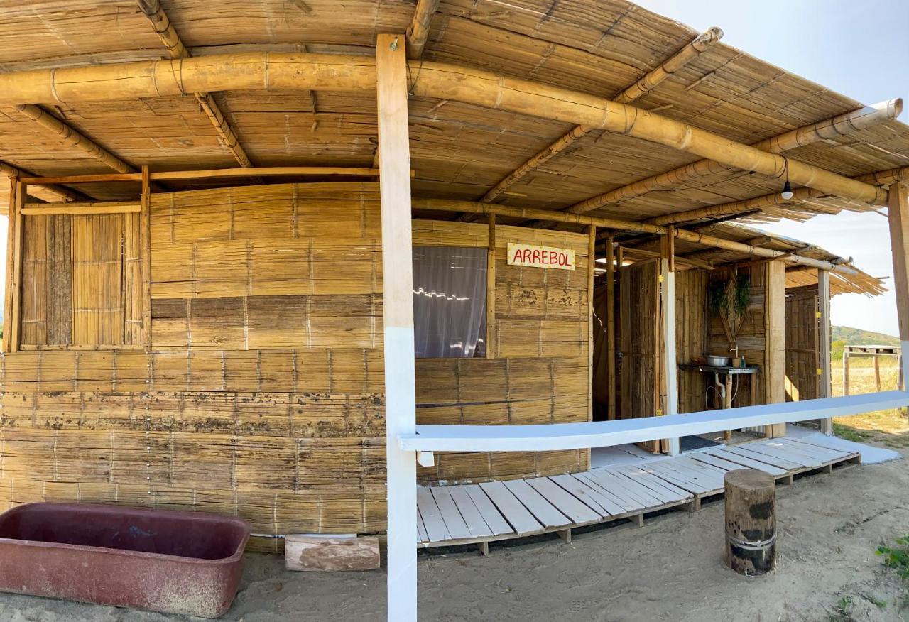 Qji Glamping biohotel Villavieja Bagian luar foto
