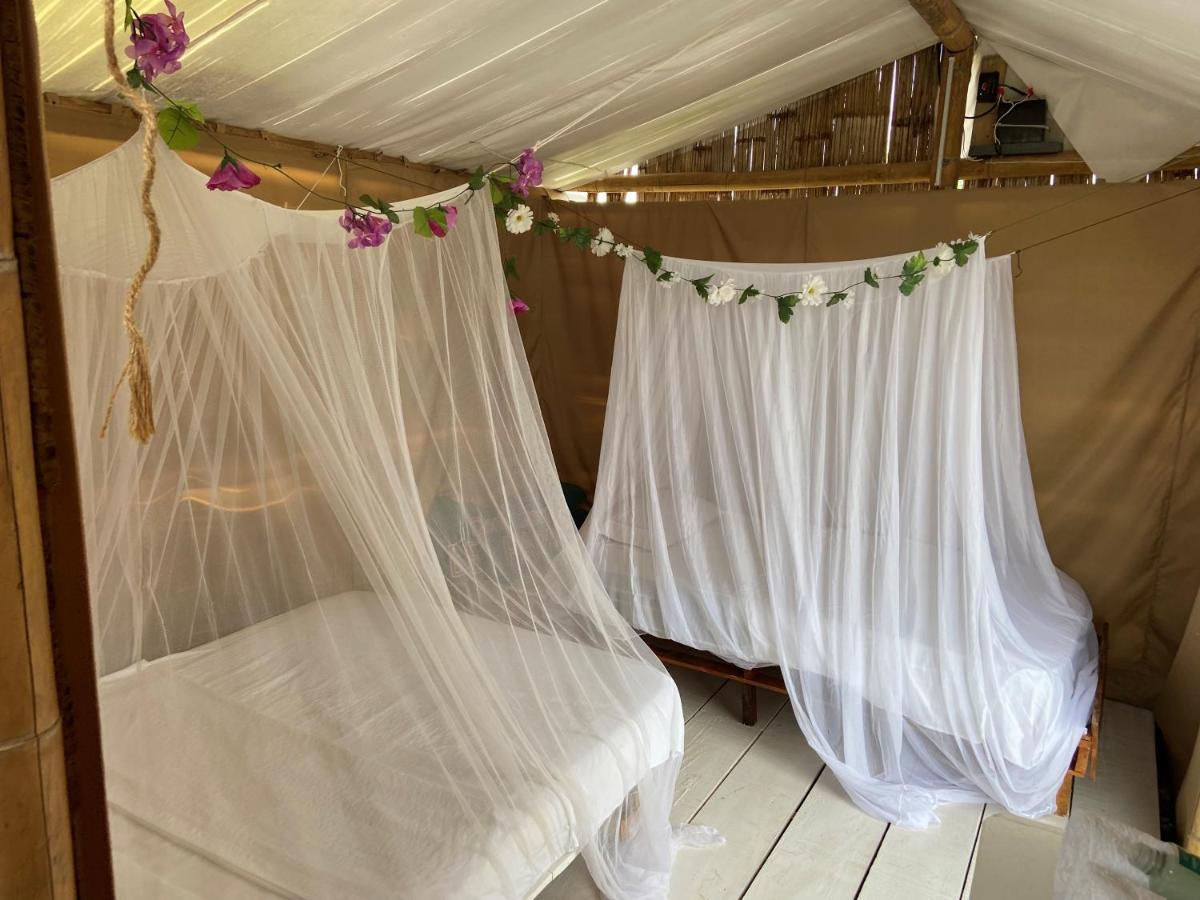 Qji Glamping biohotel Villavieja Bagian luar foto