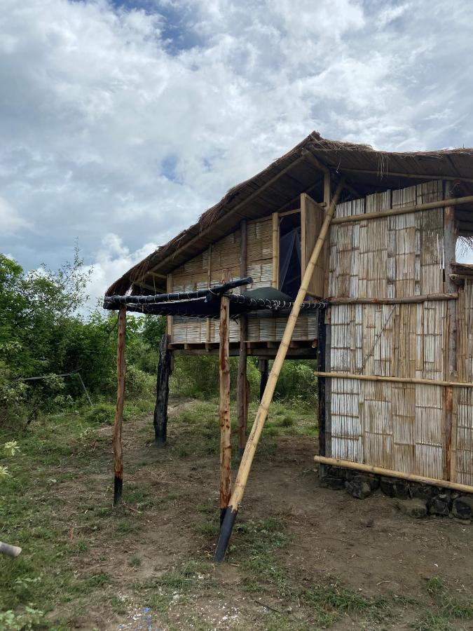 Qji Glamping biohotel Villavieja Bagian luar foto