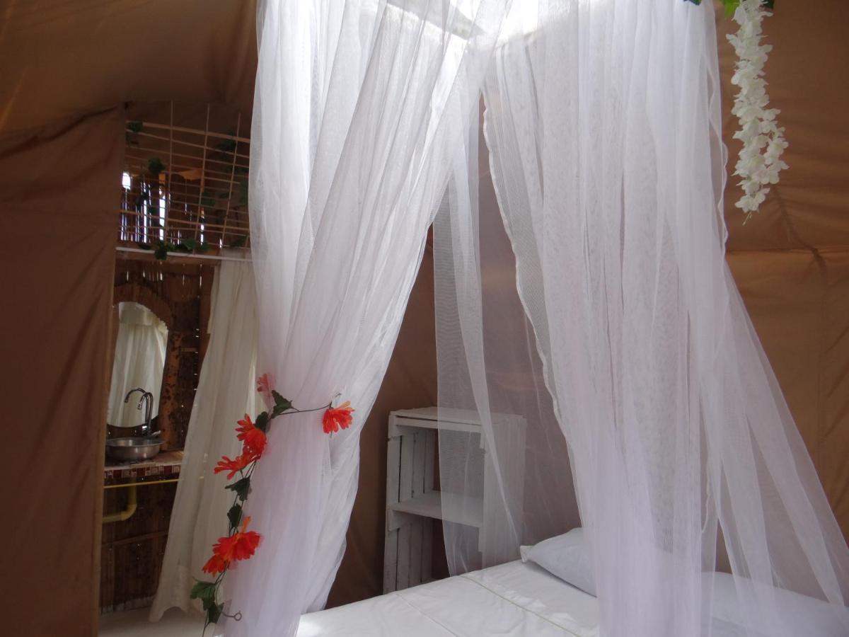 Qji Glamping biohotel Villavieja Bagian luar foto