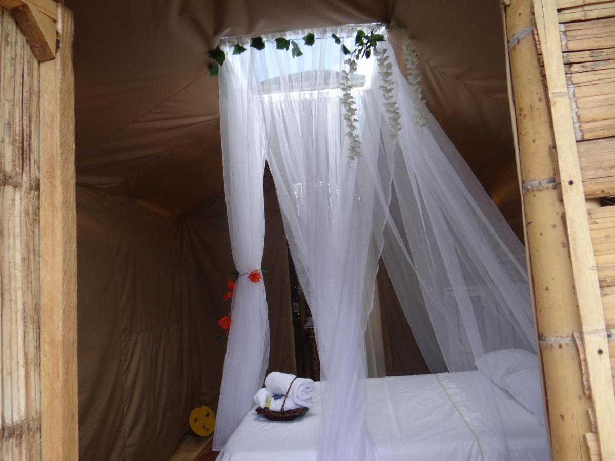 Qji Glamping biohotel Villavieja Bagian luar foto
